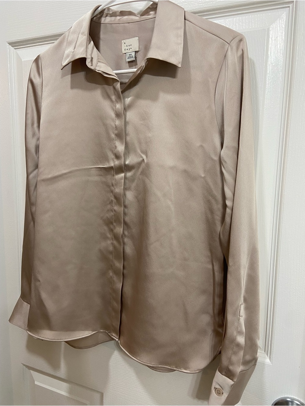 NWT a new day Soft Blush Button-Front Top
